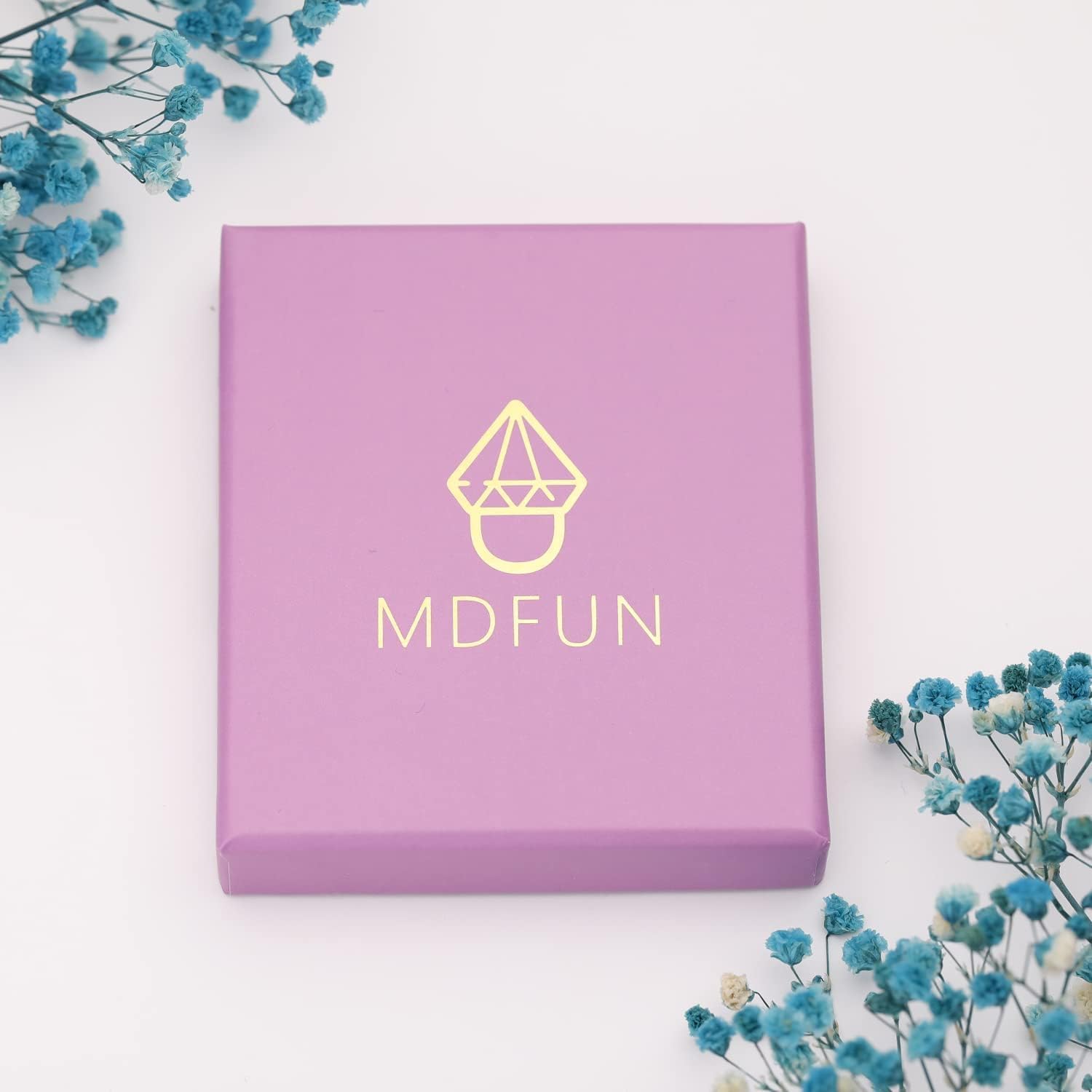 18K White Gold Plated 4 Pong Round Clear