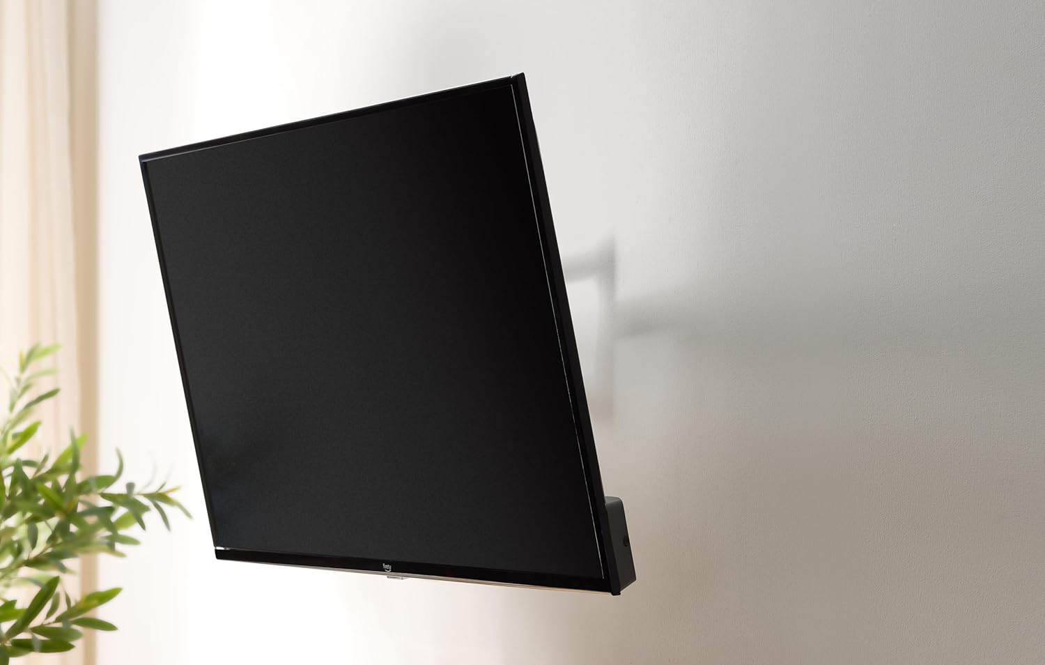 Full Motion Articulating TV Monitor Wall Mount