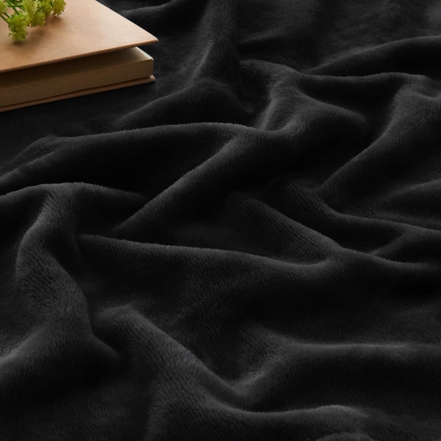 BEDELITE Fleece Black Throw Blankets for Bed