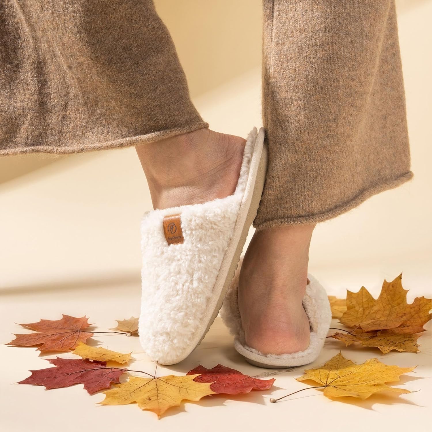 EverFoams Women's Fuzzy Slip-on Slippers