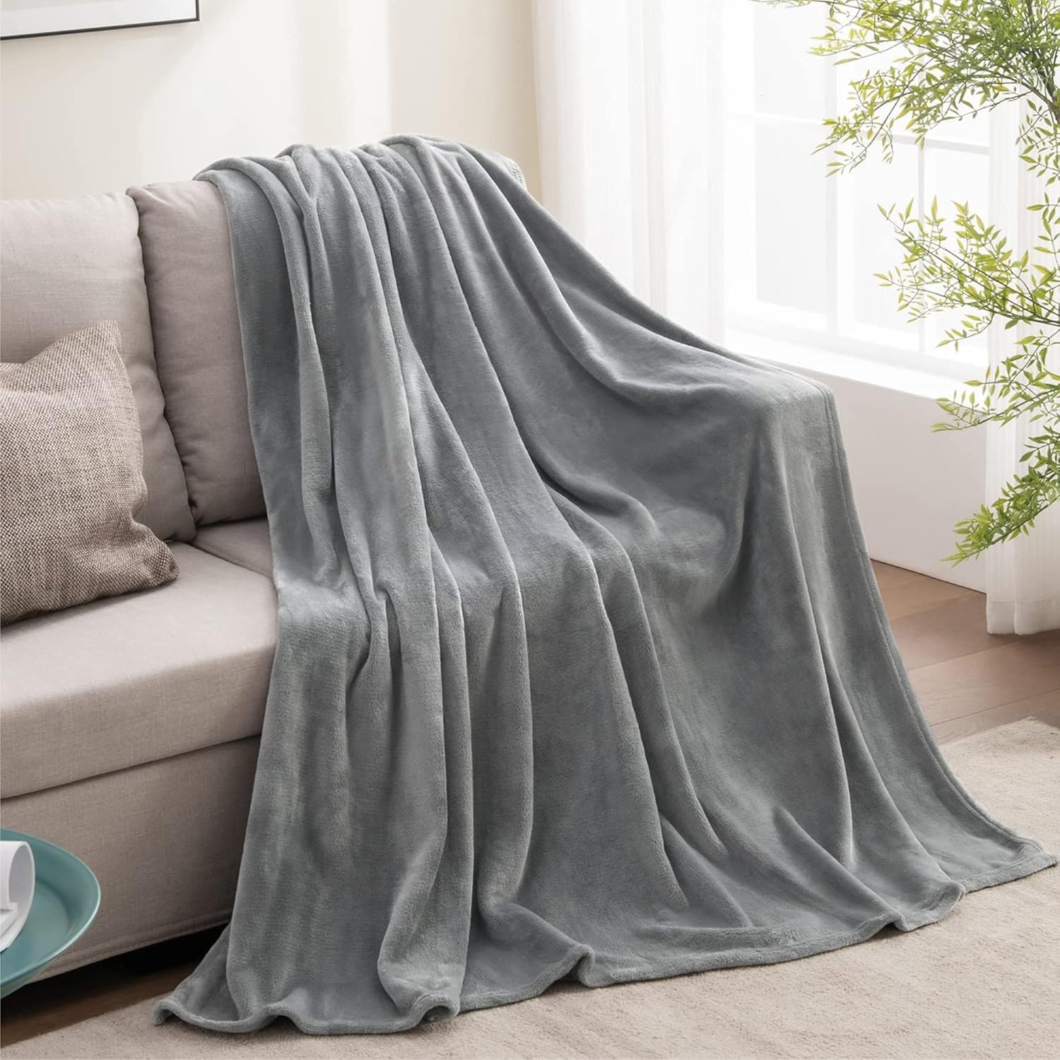 BEDELITE Fleece Black Throw Blankets for Bed