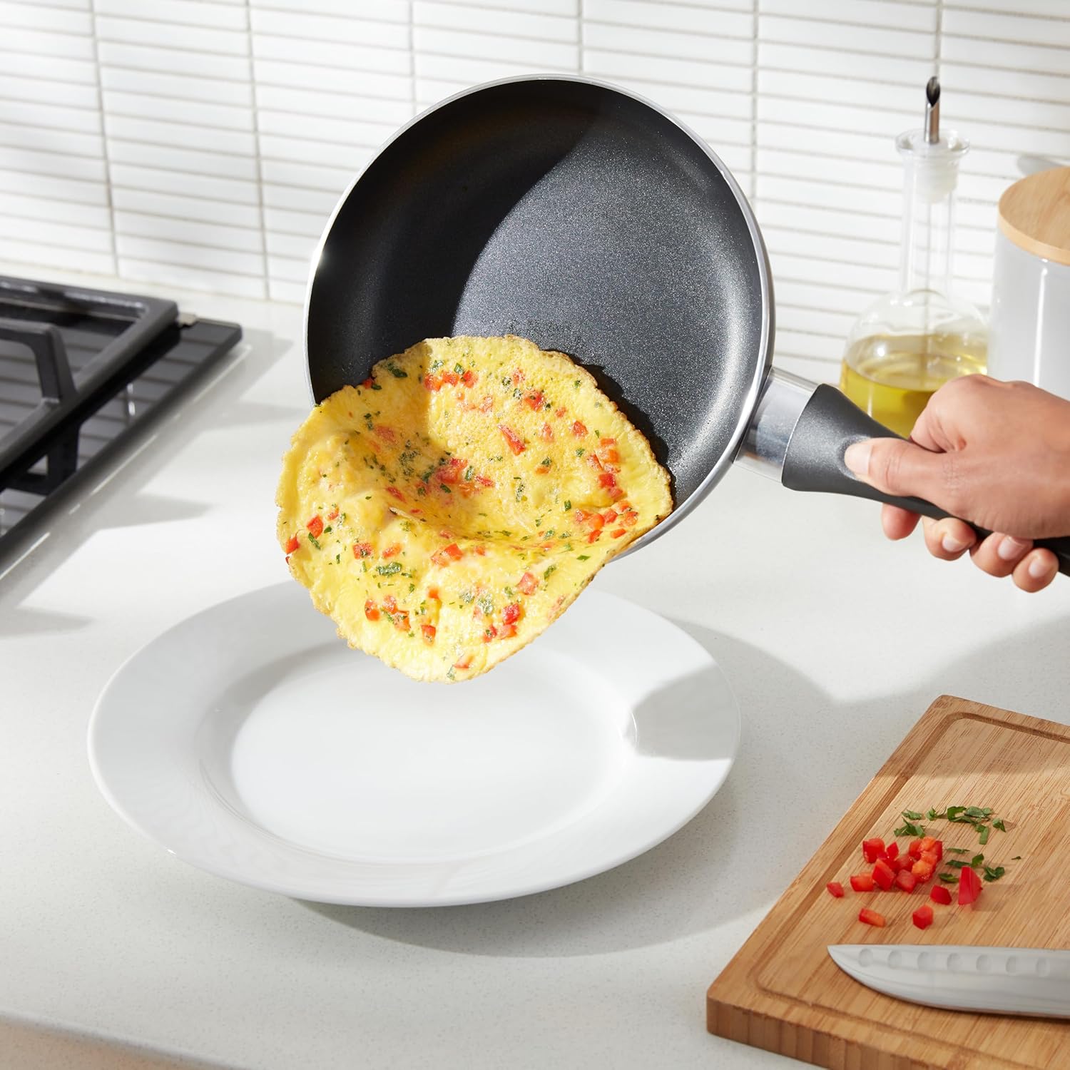 Amazon Basics 8 Nonstick Cookware Set