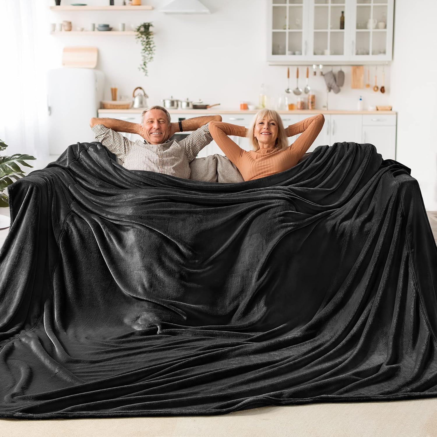 BEDELITE Fleece Black Throw Blankets for Bed