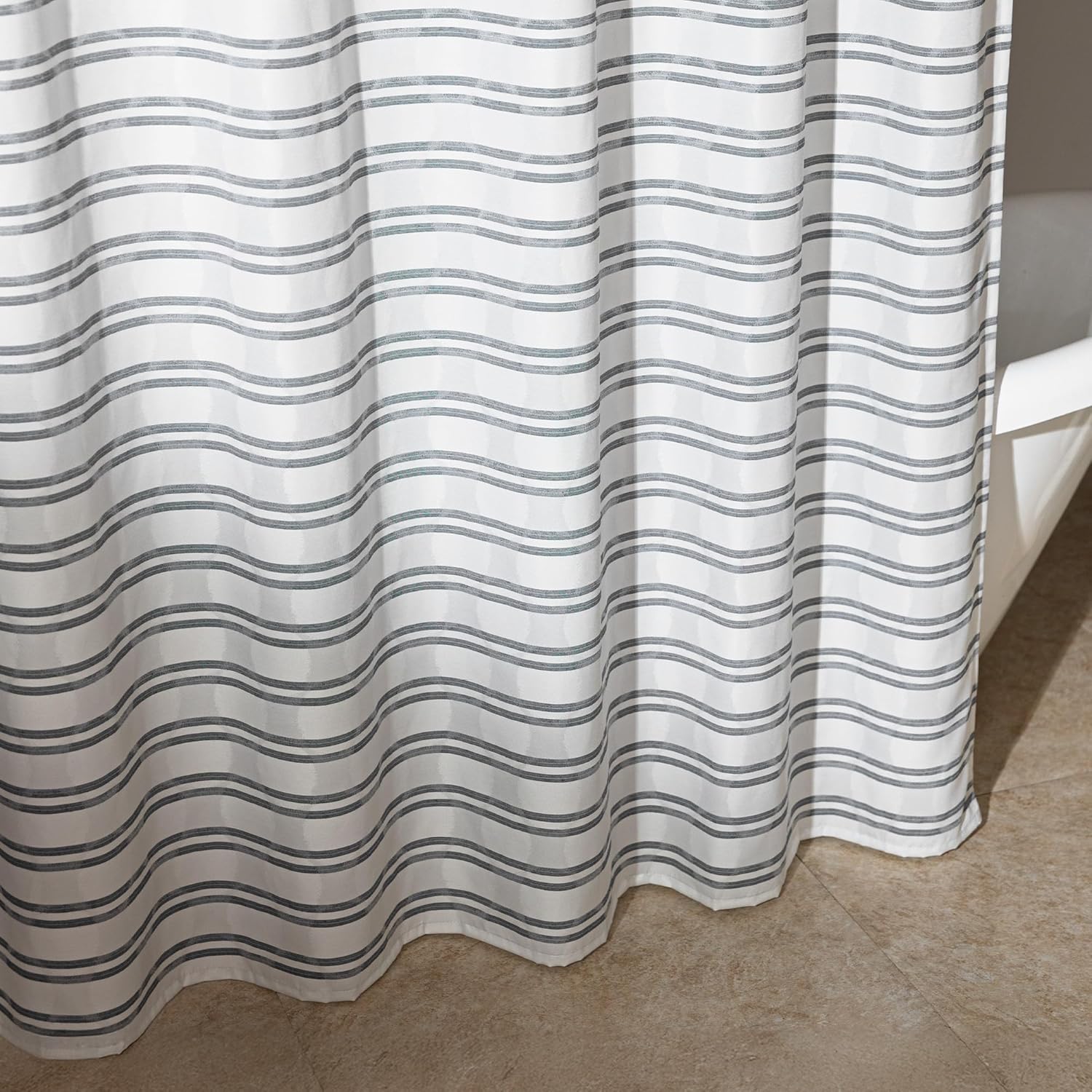 Geometric Jacquard Fabric Shower Curtain for Bathroom