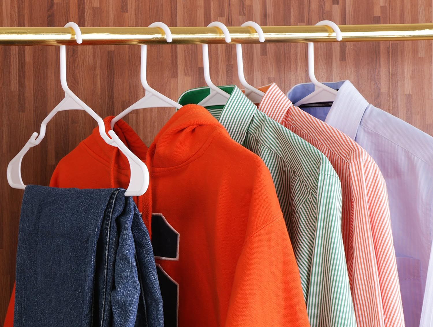 Utopia Home Plastic Hangers Space Saving Clothes Hanger