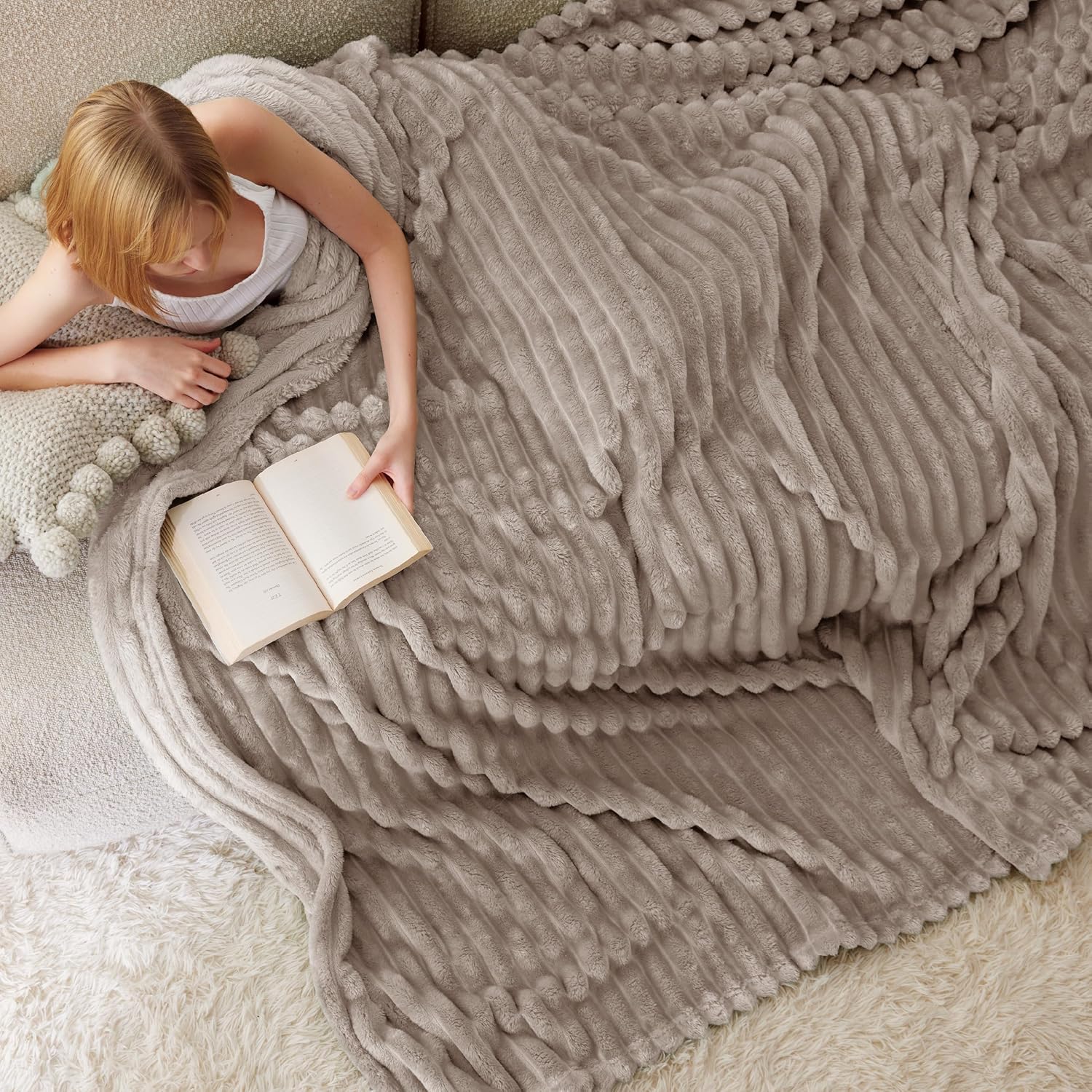Bedsure White Throw Blanket